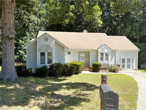 4025 Sherry Ct, Jamestown, NC 27282