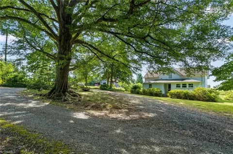 3875 New Walkertown Rd, Winston Salem, NC 27105
