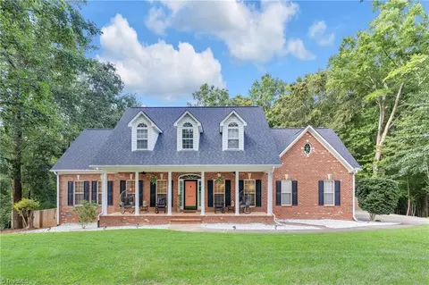 1106 Appaloosa Ct, Summerfield, NC 27358