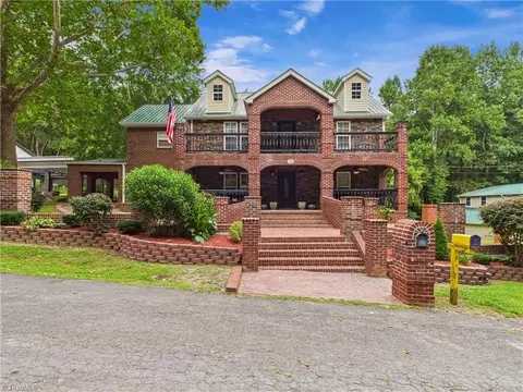 32813293 Skyhaven Rd, Randleman, NC 27317