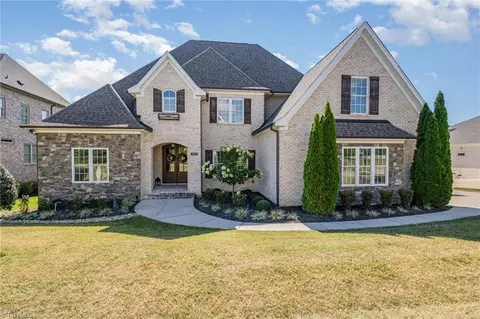 7300 Lanval Dr, Oak Ridge, NC 27310