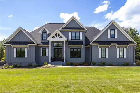 7537 Shadow Creek Dr, Summerfield, NC 27358