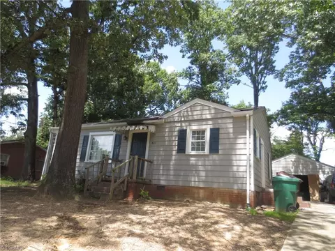 821 Willow Pl, High Point, NC 27260