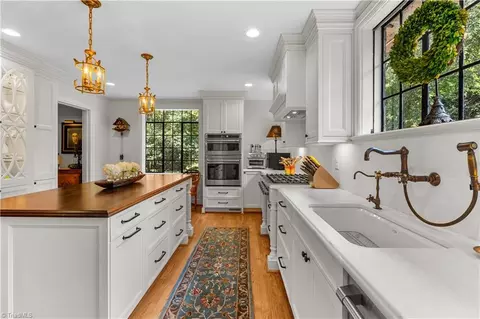 Kitchen - 207 Hillcrest Dr, High Point, NC 27262 photo 3 of 7