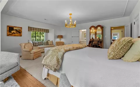 Bedroom - 207 Hillcrest Dr, High Point, NC 27262 photo 4 of 6