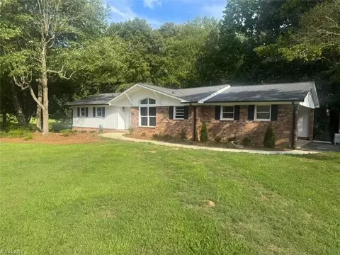 6848 Ridge Rd, Lexington, NC 27295