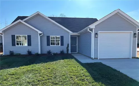 3802 Sanderston Dr, Greensboro, NC 27405