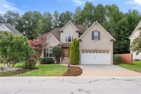 221 Cabot Dr, Winston Salem, NC 27103