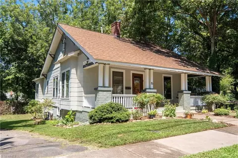 15 Devonshire St W, Winston Salem, NC 27127