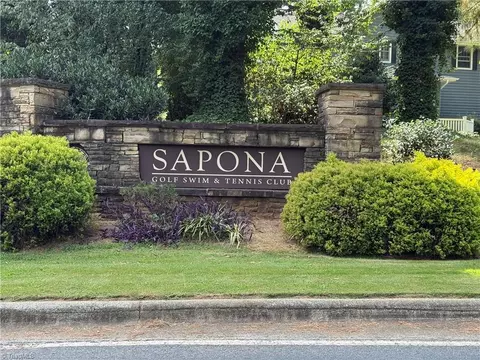 114 Cherokee Dr, Lexington, NC 27295