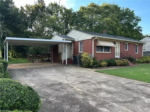 300 Hillside Dr, Lexington, NC 27295