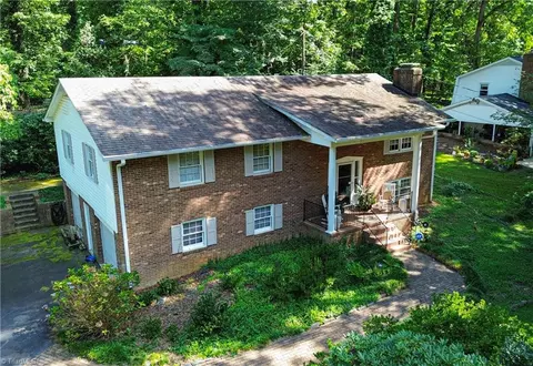 1825 Buddingbrook Ln, Winston Salem, NC 27106