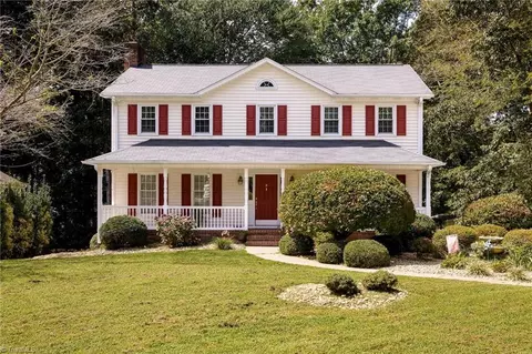 6031 Glenacre Dr, Kernersville, NC 27284