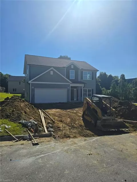 2906 York House Dr, Greensboro, NC 27407