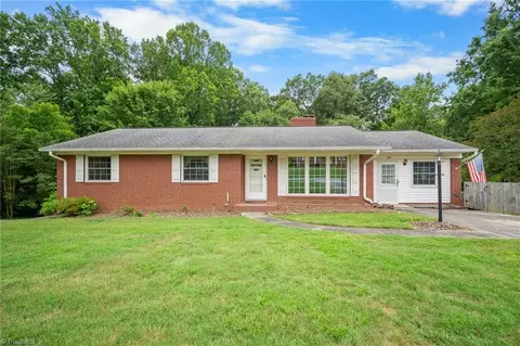 108 Jefferson St, Lexington, NC 27295