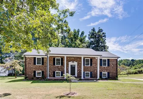 604 Hemlock Dr, Asheboro, NC 27205