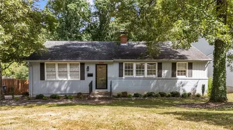 2626 Robin Hood Dr, Greensboro, NC 27408