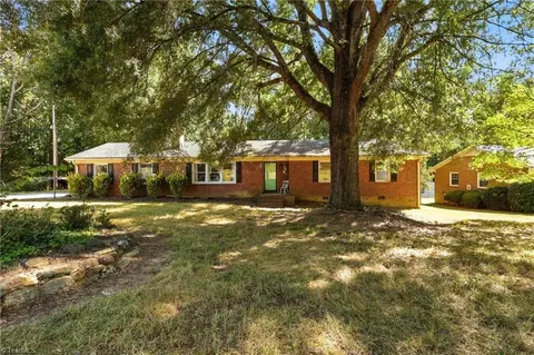 2311 Bonnie Ln, Summerfield, NC 27358