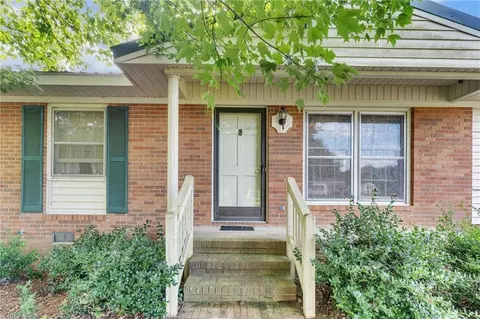 520 Valley St S, Liberty, NC 27298