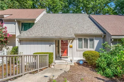 139 Lamplighter Cir, Winston Salem, NC 27104