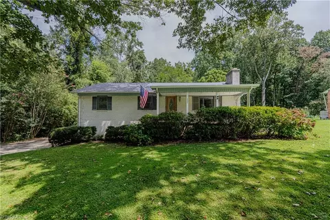 209 Debanne Rd, Mcleansville, NC 27301