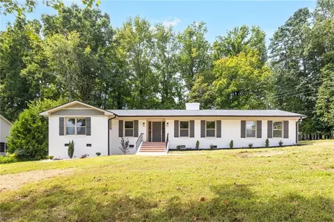 3405 Hillside Dr, High Point, NC 27265