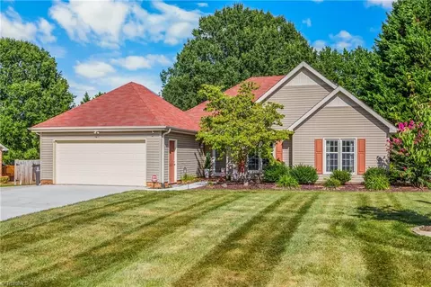 545 Adams Gate Rd, Winston Salem, NC 27107