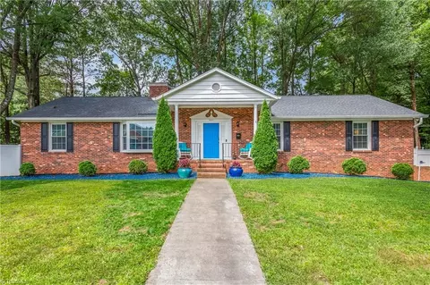 2661 Woodberry Dr, Winston Salem, NC 27106