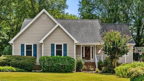 4903 Chimney Springs Dr, Greensboro, NC 27407