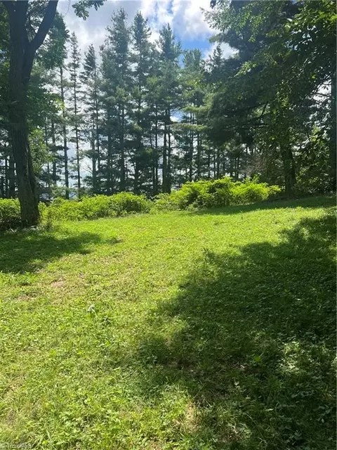 000 Whitaker Branch Rd, Newland, NC 28657