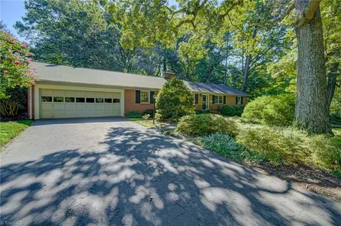 570 Westoak Trl, Winston Salem, NC 27104