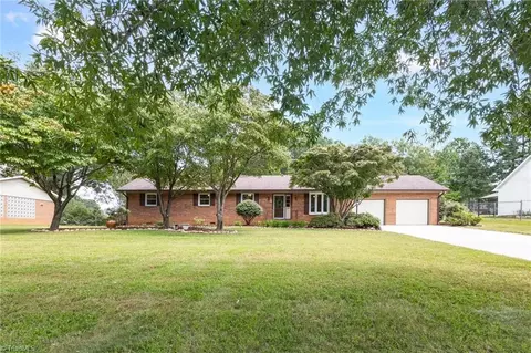 5025 Perryco Ln, Winston Salem, NC 27127