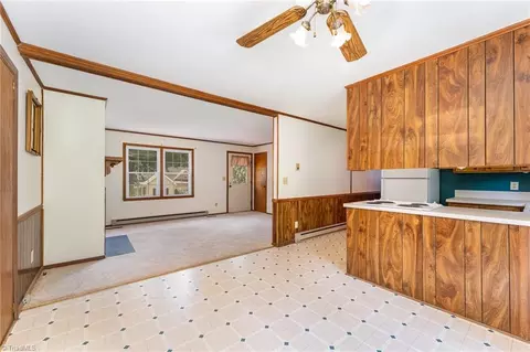 Living - 706 Roach St, Mayodan, NC 27027 photo 2 of 3