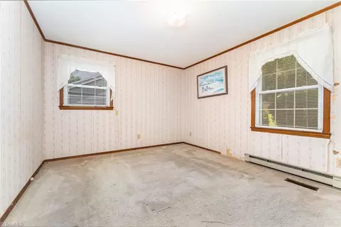Bedroom - 706 Roach St, Mayodan, NC 27027 photo 2 of 4