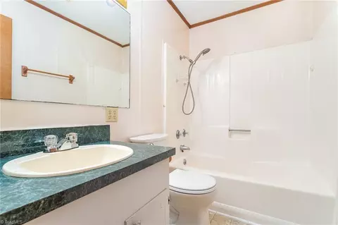 Bath - 706 Roach St, Mayodan, NC 27027 photo 1 of 1