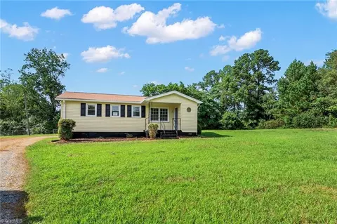 7129 Ridge Rd, Tobaccoville, NC 27050