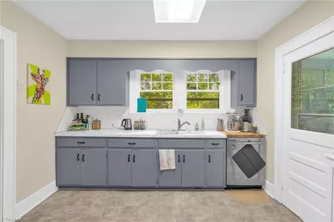Kitchen - 910 Dayton Ave E, High Point, NC 27262 photo 2 of 3