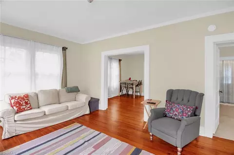 Living - 910 Dayton Ave E, High Point, NC 27262 photo 1 of 4