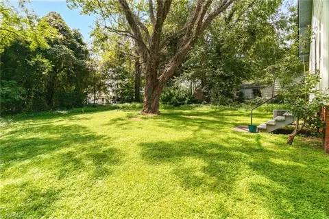 Exterior - 910 Dayton Ave E, High Point, NC 27262 photo 8 of 8