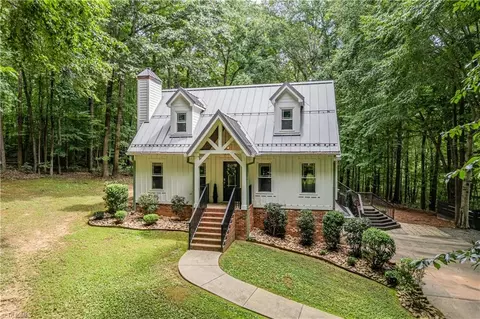 7219 Fairway Pines Ct, Walkertown, NC 27051