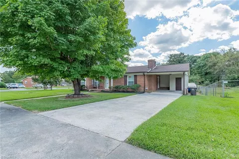 1320 Dublin Ct, Winston Salem, NC 27101