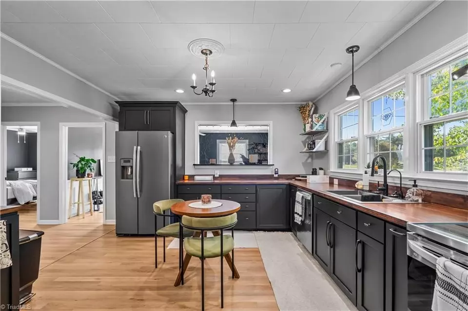 Kitchen - 4221 Nc Highway 135, Stoneville, NC 27048 photo 5 of 5