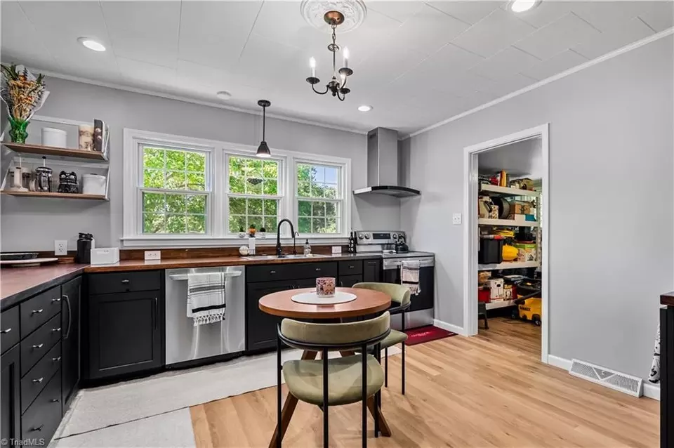 Kitchen - 4221 Nc Highway 135, Stoneville, NC 27048 photo 2 of 5