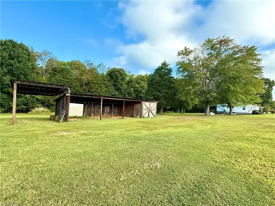 Exterior - 4221 Nc Highway 135, Stoneville, NC 27048 photo 5 of 8