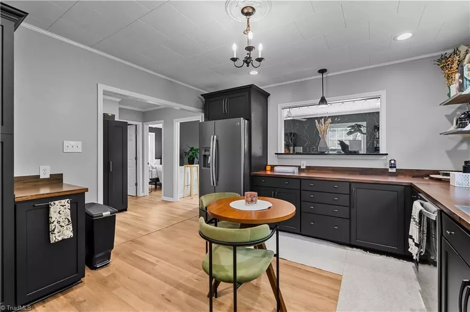 Kitchen - 4221 Nc Highway 135, Stoneville, NC 27048 photo 4 of 5