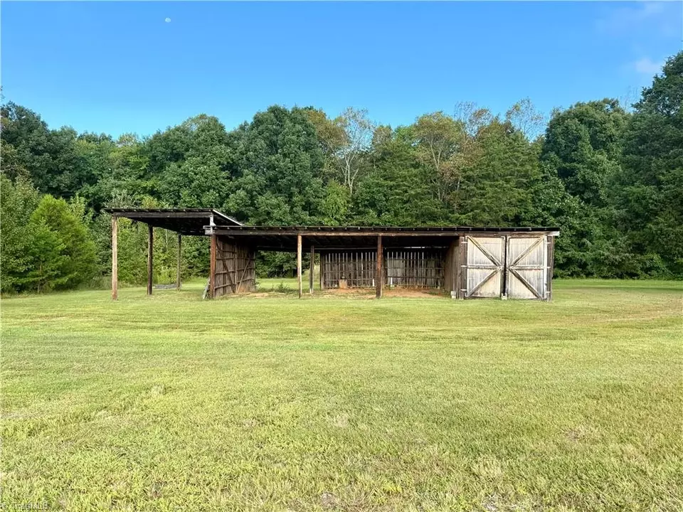 Exterior - 4221 Nc Highway 135, Stoneville, NC 27048 photo 6 of 8