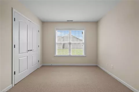 Bedroom - 2002 Guinness Dr, Graham, NC 27253 photo 5 of 9