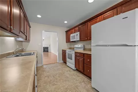 Kitchen - 2002 Guinness Dr, Graham, NC 27253 photo 3 of 3