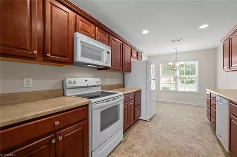 Kitchen - 2002 Guinness Dr, Graham, NC 27253 photo 2 of 3