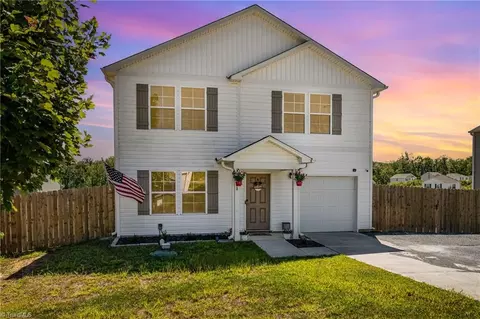 738 Oak Bend Dr, Asheboro, NC 27203